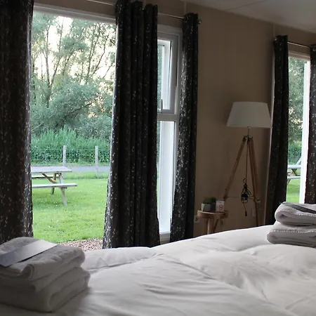 De Brabantse Biesbosch Otel 3*