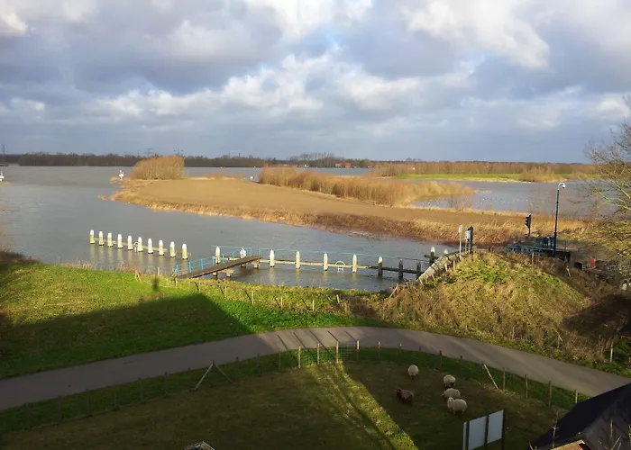 De Brabantse Biesbosch Hotel