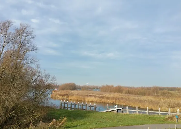 Hotel De Brabantse Biesbosch 3*