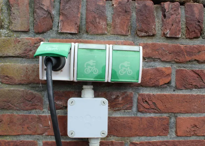 Отель De Brabantse Biesbosch 3*